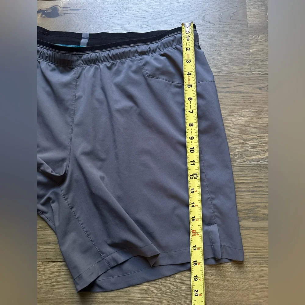 Arc'teryx Cormac Lined Shorts Inseam 7” In Gray/Teal Lining Size XL Reg